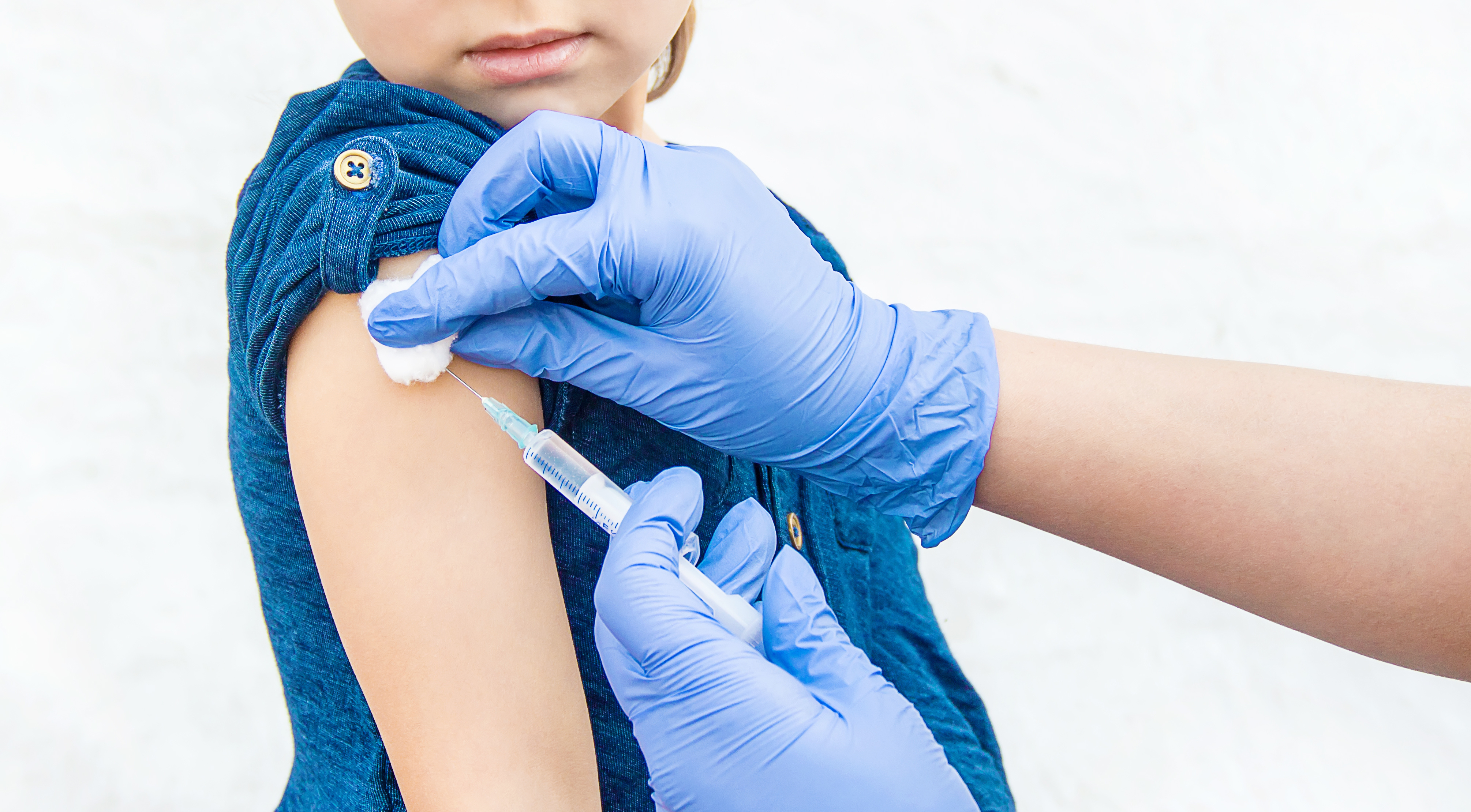 Какие прививки делают детям: вакцинация детей, условия, обязательные вакцины